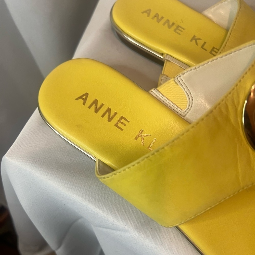 Anne Klein Yellow Gold Sandals Vibrant Minimalist Design - Picture 5 of 7